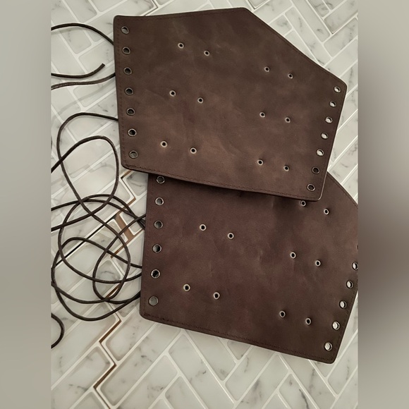 Vintage Renaissance Accessories Leather - Picture 16 of 17